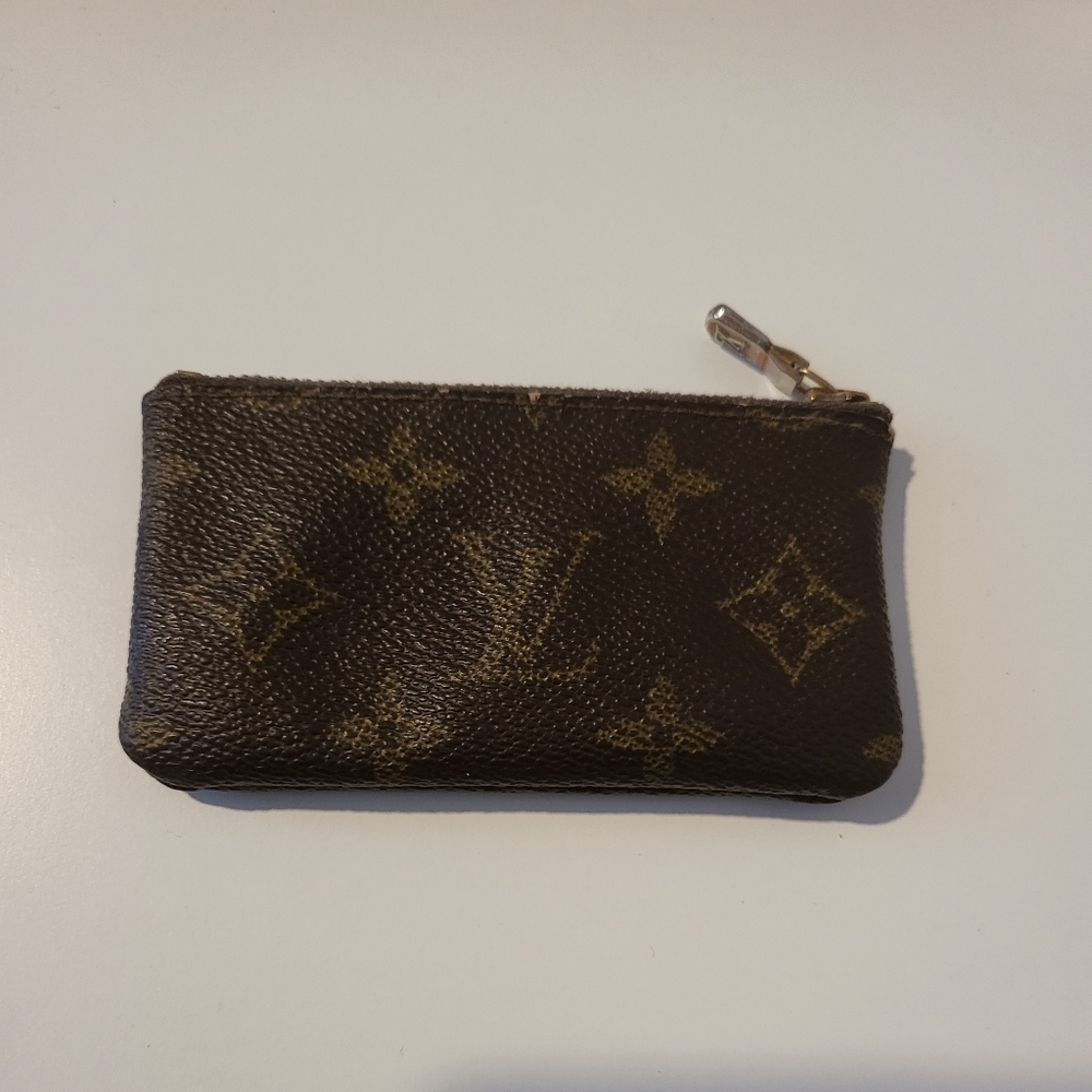 100% guaranteed authentic Louis Vuitton coin pouch